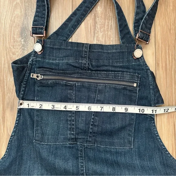 Blank NYC Crossover Distressed Denim Overalls Size 30 Medium Wash Zip Accent - Picture 15 of 16